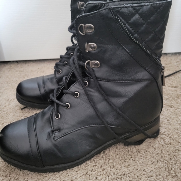 Ladies boots - Picture 2 of 6